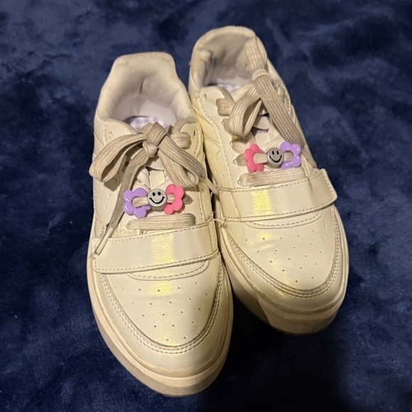 Justice Cream Sneakers with Bear Charms - Picture 2 of 5